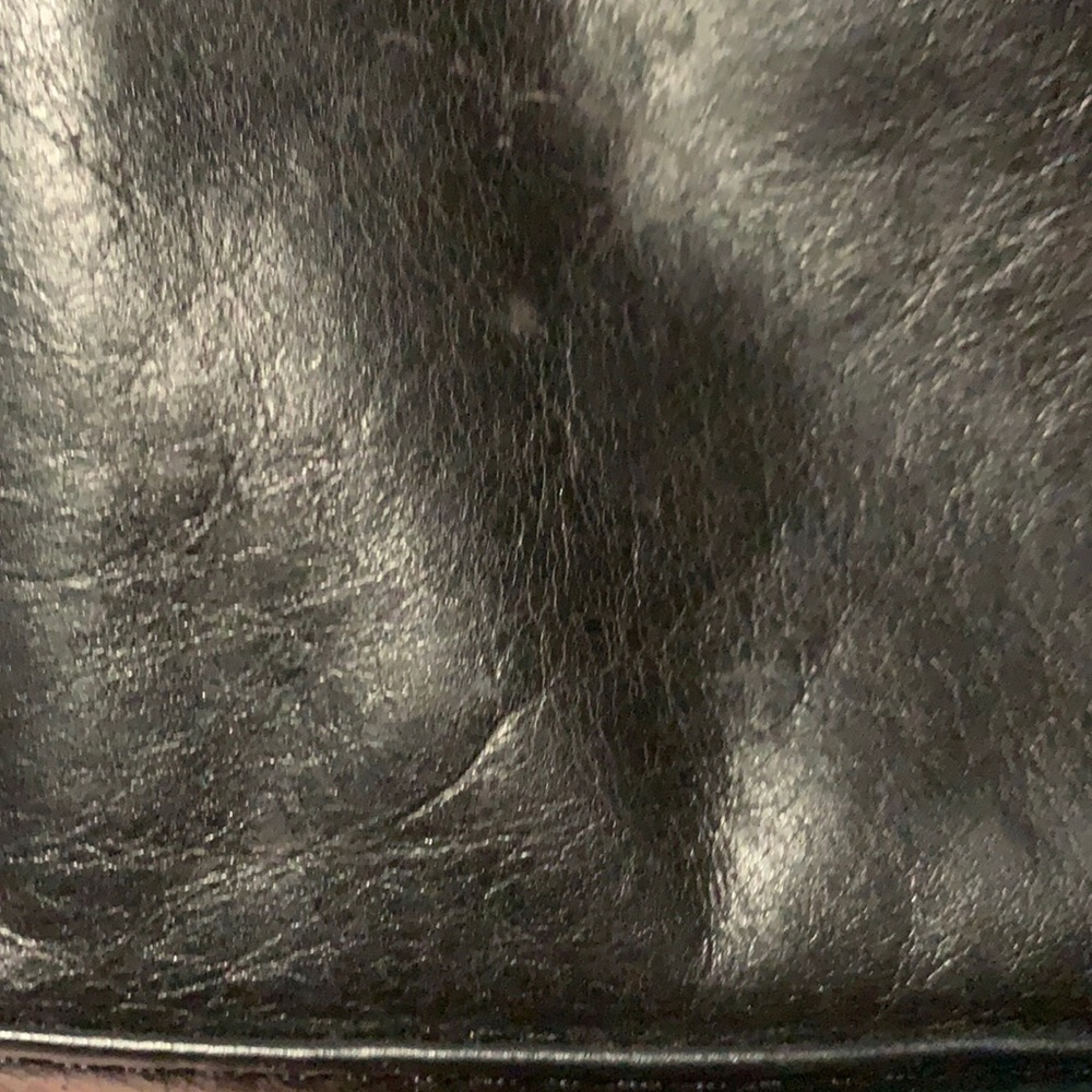 Elegant MICHAEL KORS Black Leather Shoulder Bag - Picture 7 of 7